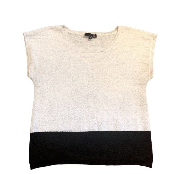 Black and White Short Sleeve Sleeve Knit Sweater - Picture 5 of 15